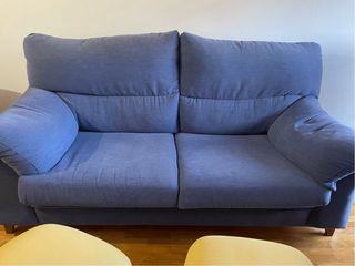 Sofá azul 2 plazas + 2 otomanas amarillas