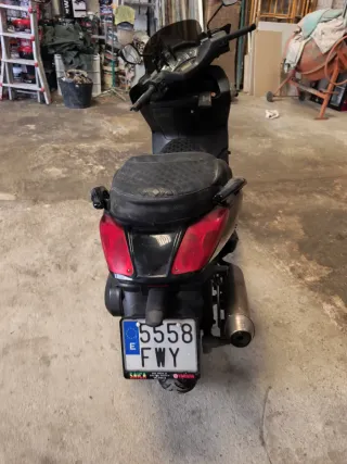Yamaha X-MAX 125 averiada