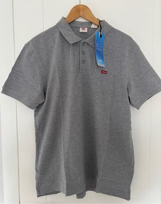 A estrenar Polo Levi's gris manga corta talla L