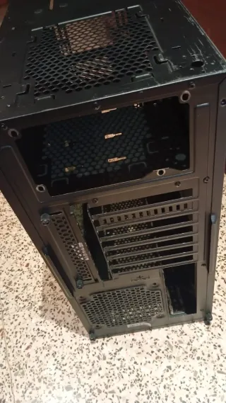 Caja Torre PC Sobremesa Negra