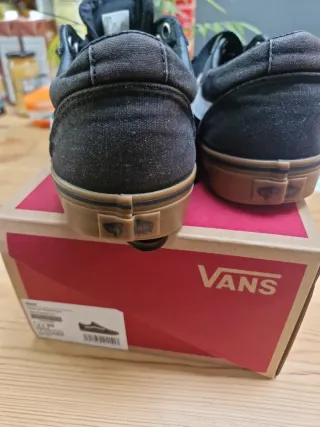 Zapatillas Vans Negras y Marrones