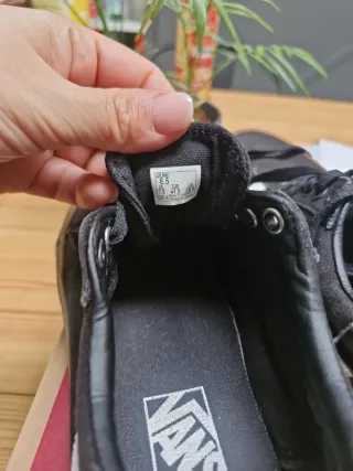 Zapatillas Vans Negras y Marrones