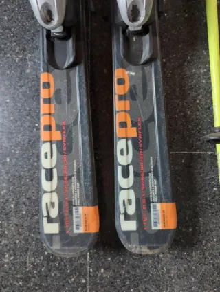 Esquís y bastones Elan Race Pro niño