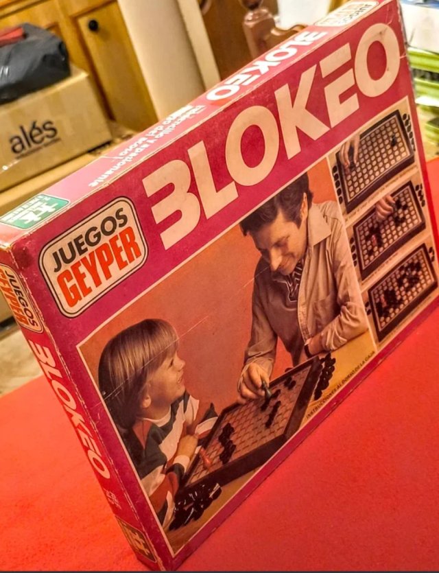 ANTIGUO JUEGO DE MESA VINTAGE "BLOKEO".