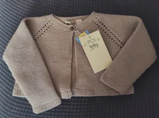 Bolero para bebé de punto color tostado - 9 meses
