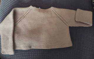 Bolero para bebé de punto color tostado - 9 meses