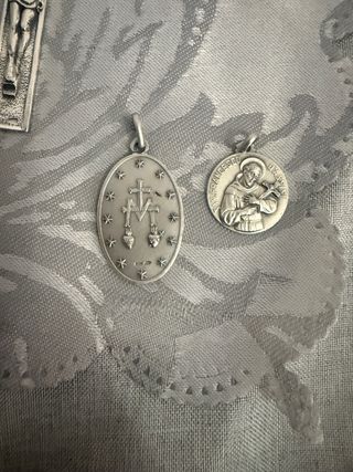 Lote de Cruces y Medallas de Plata