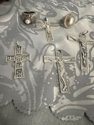 Lote de Cruces y Medallas de Plata