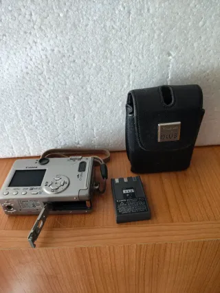 Cámara Canon Digital IXUS V Plata