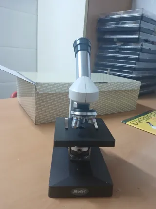 Microscopio Motic