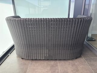 SOFA DE EXTERIOR DE RESINA TRENZADA. A ESTRENAR