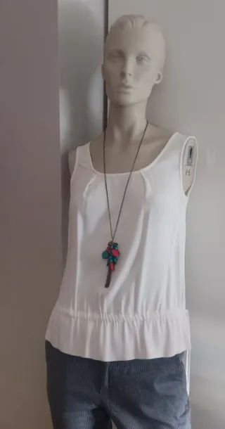 Collar con colgante de piedras