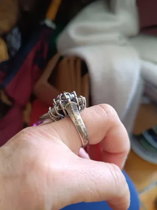 Anillos de Plata con Piedras Moradas