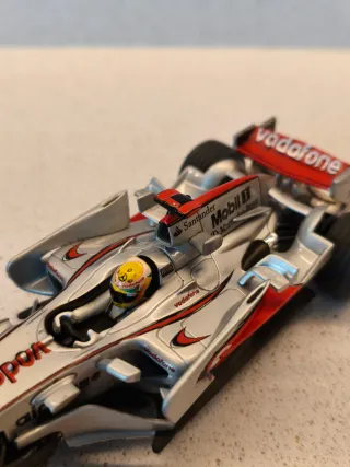 Scalextric McLaren MP4-22