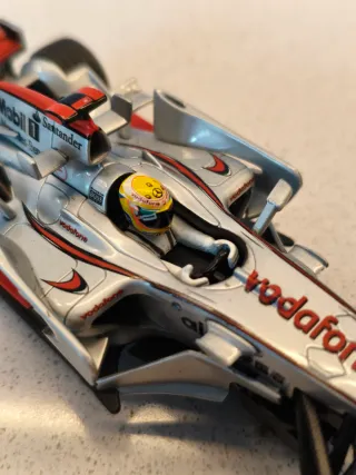 Scalextric McLaren MP4-22