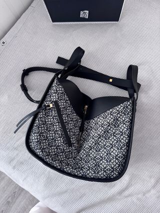 Bolso Loewe Hammock negro anagrama