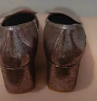 Zapatos All Bagat dorados y plateados