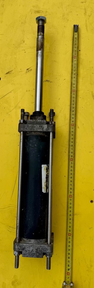 CILINDRO PNEUMATICO D.80 CORSA 200 - 880232087