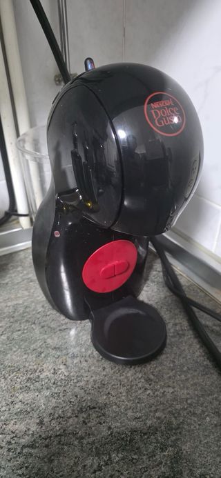 Cafetera Dolce Gusto y Cafetera Cumbia.