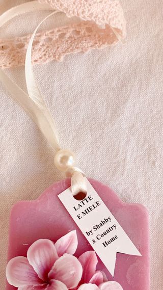 Targhette profumate shabby latte e miele spring