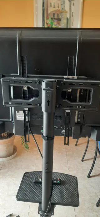 Soporte TV con ruedas y bandeja