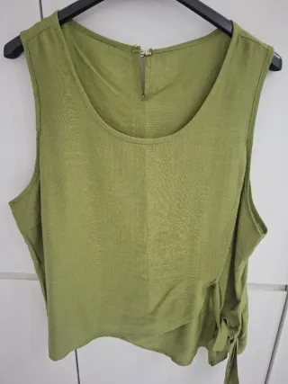 Shorts neri con perle e pizzo