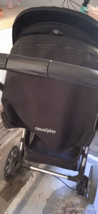 Carro de bebé negro