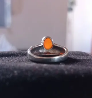 Anillo de plata con cornalina.