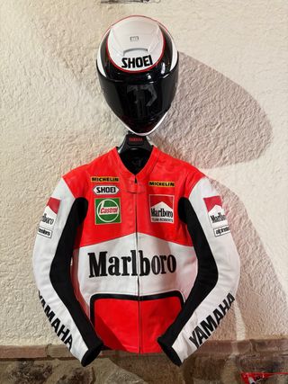 Casco shoei X-spirit 3 y chaqueta a juego rainey