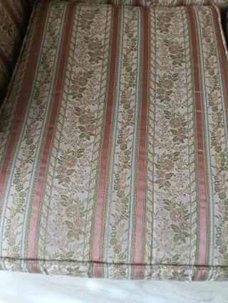 Sillón vintage beige y rosa Tengo dos. Idénticos