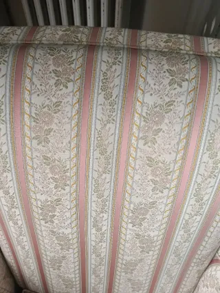 Sillón vintage beige y rosa Tengo dos. Idénticos