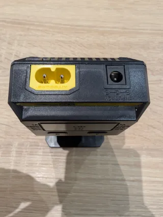 Cargador de Batería Universal