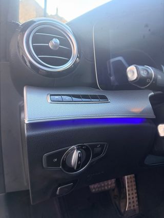 Mercedes E220d AMG - full equipe