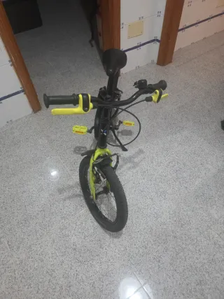 Bicicleta infantil BTWIN 16' y ruedines