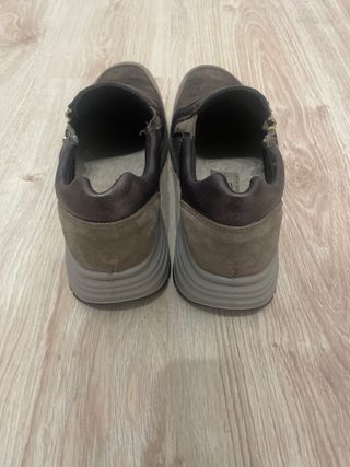 Zapatos Skechers Marrón y Dorado