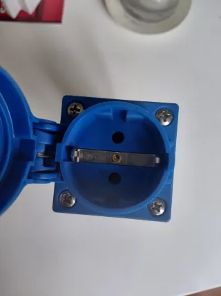 Adaptador Eléctrico Camping Temporal