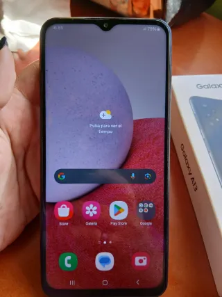 Samsung Galaxy A13 - 128GB / 4GB RAM.