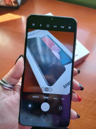 Samsung Galaxy A13 - 128GB / 4GB RAM.