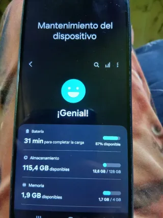 Samsung Galaxy A13 - 128GB / 4GB RAM.