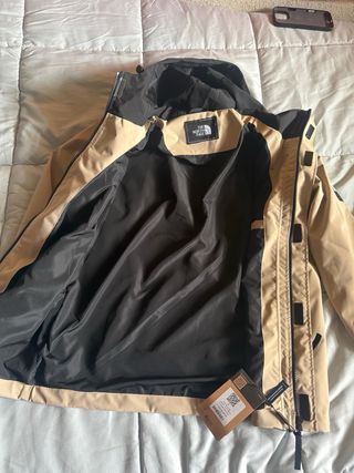 Chaqueta The North Face Beige y Negra
