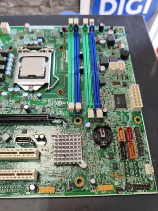 Placa Base Lenovo con Procesador