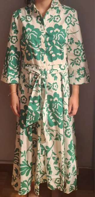 Vestido Zara floral verde y blanco