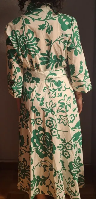 Vestido Zara floral verde y blanco