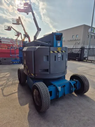 Plataforma Elevadora Articulada Eléctrica Genie