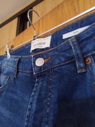 Lote chico Pantalón Pull&Bear y Camiseta Bershka