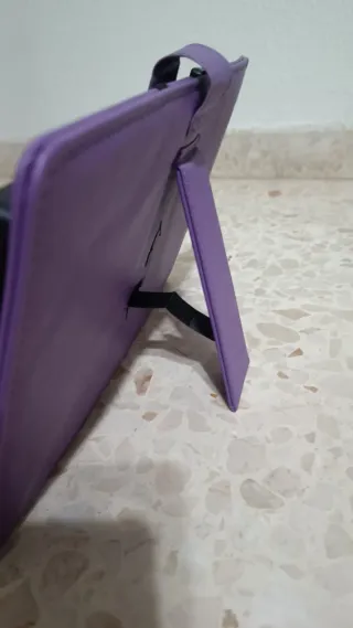 Funda con teclado para tablet