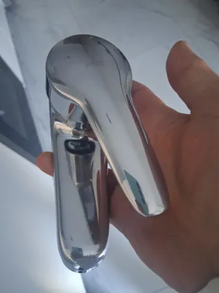 Grifo baño Roca metal plateado