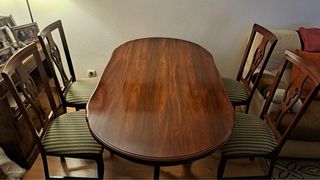 Mesa comedor extensible y 4 sillas