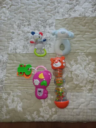 Lote de juguetes para bebés