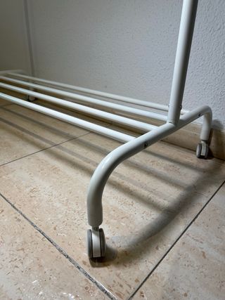 Burro perchero blanco + 10 perchas de madera